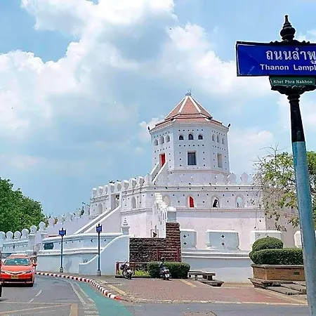 Mitr Inn Mrt Samyot Station - The Grand Palace